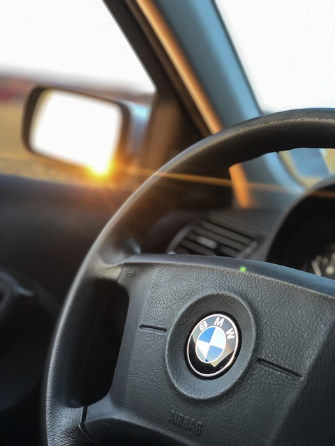 오래된 에어컨 필터와 새 필터 비교