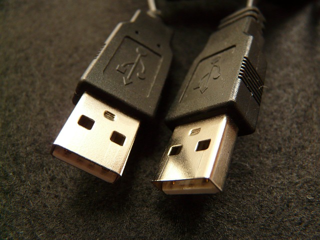 USB 케이블 내구성 테스트 장비